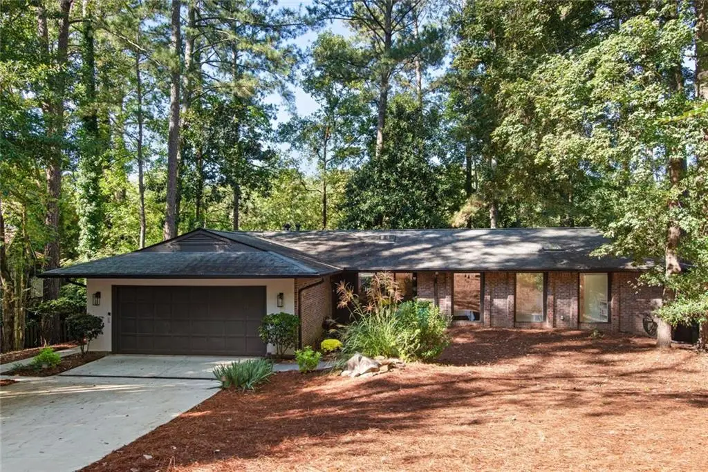 9270 N Lake Drive, Roswell, GA 30076 - #1