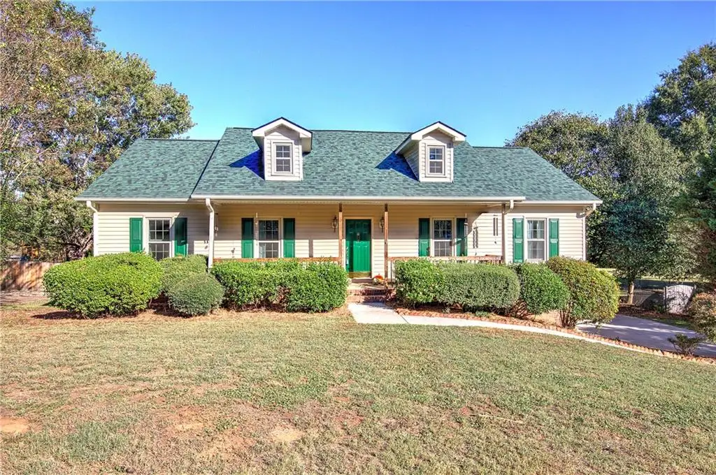 32 Cliffhanger Pointe Sw, Cartersville, GA 30120 - #1