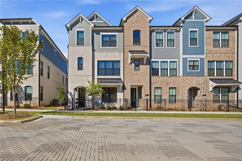 285 Walker Avenue, Roswell Alpharetta, GA 30076 - #1
