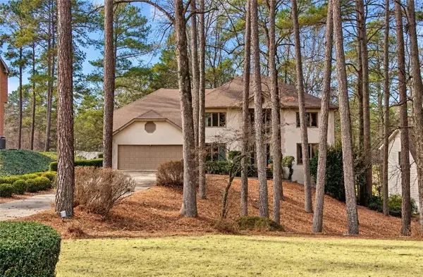 2225 Roxburgh Drive, Roswell, GA 30076