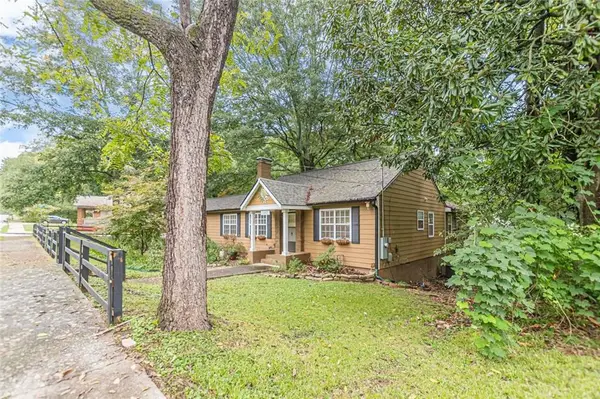 2492 Maple Street, East Point, GA 30344