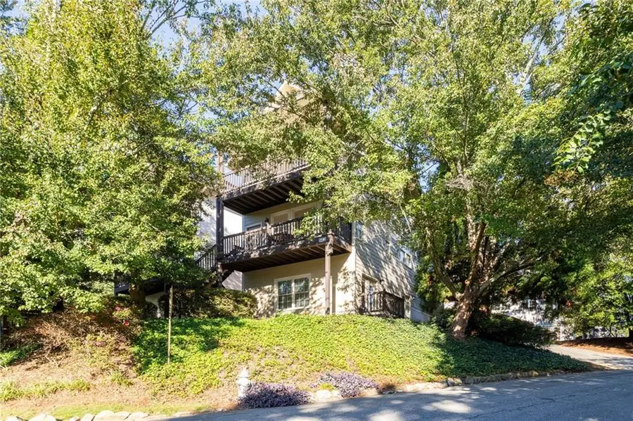 1055 Davis Circle Nw #R, Atlanta, GA 30318 - #2