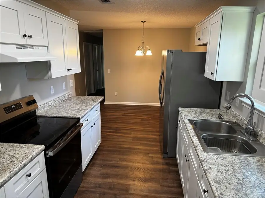 994 Smith Avenue, Douglas, GA 31533 - #2