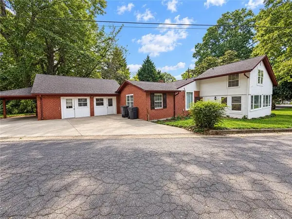 3157 Old Jonesboro Road, Hapeville, GA 30354