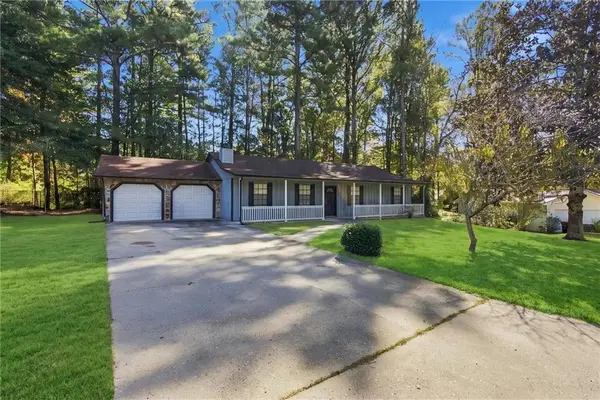 627 Blue Flag Lane, Fairburn, GA 30213