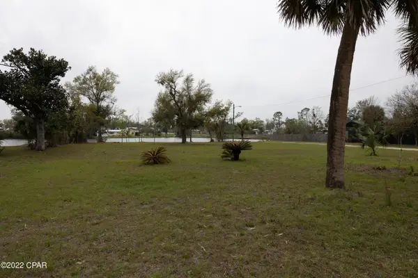 902 Iowa Avenue, Lynn Haven, FL 32444