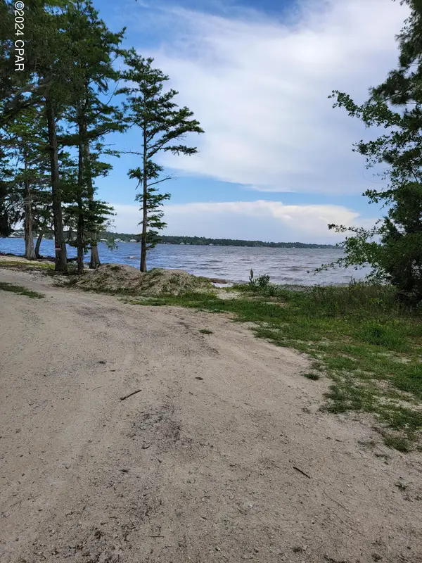 101 Bay Breeze Drive, Freeport, FL 32439