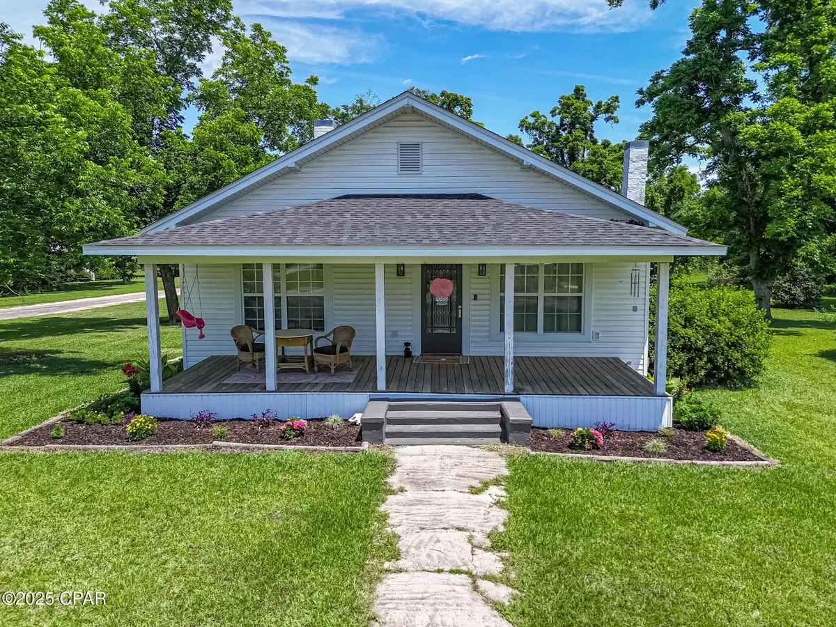 5138 8th Avenue, Malone, FL 32445 - Image #1