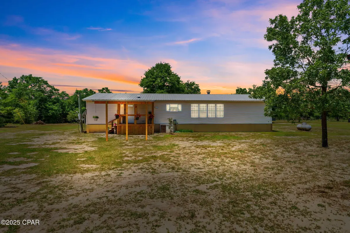 9121 N Silver Lake Road, Fountain, FL 32438 - Image #1