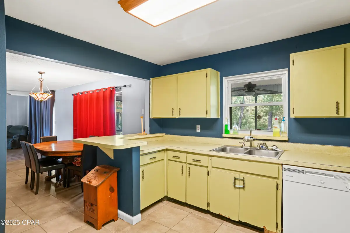 4335 Country Club Boulevard, Chipley, FL 32428 - Image #1