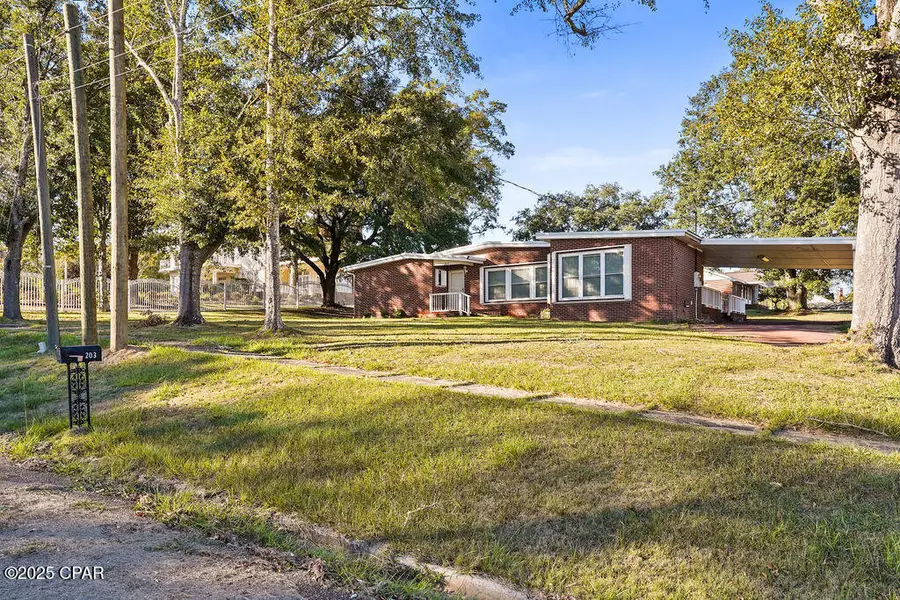 203 W Kansas Avenue, Bonifay, FL 32425 - Image #2