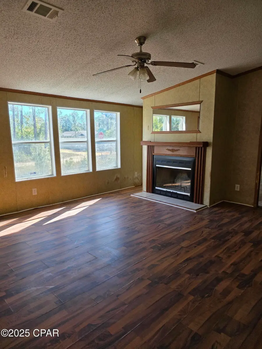 17501 Azalea Street, Fountain, FL 32438 - Image #3