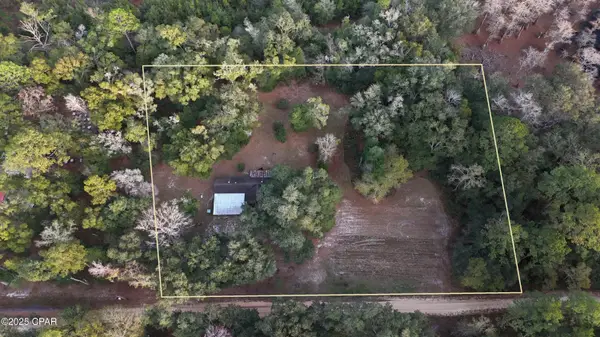 2321 Old Mill Road, Caryville, FL 32425