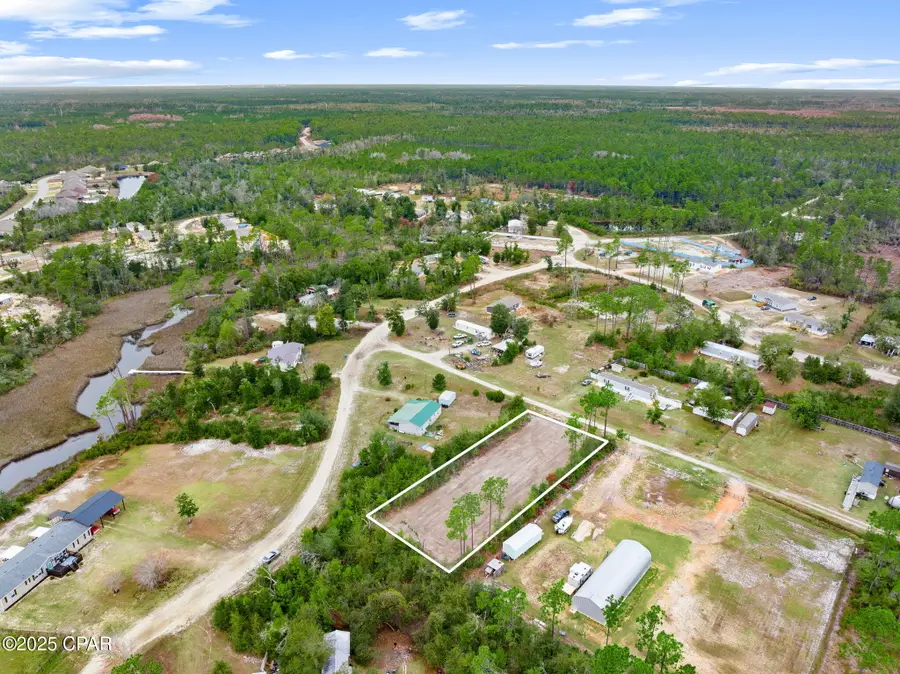 404 Hickory Bluff Circle, Southport, FL 32409 - Image #2