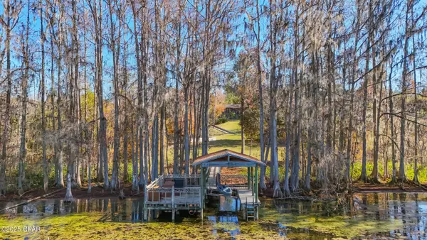 5091 Lake Bluff Circle, Marianna, FL 32446