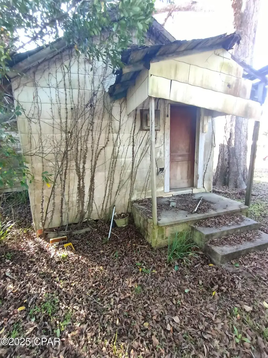 5176 Albernathy Street, Greenwood, FL 32443 - Image #3