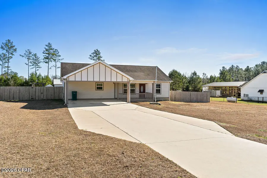 561 Lakepointe Drive, Chipley, FL 32428 - Image #3