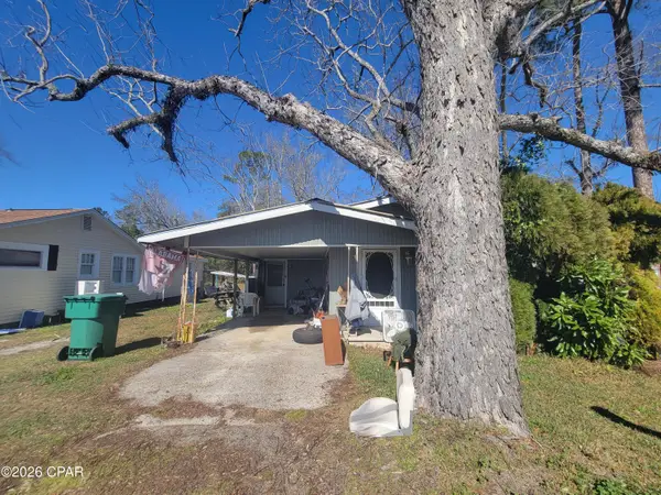 1352 Watts Avenue, Chipley, FL 32428
