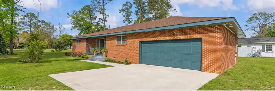 1021 8th Avenue, Graceville, FL 32440 - #2