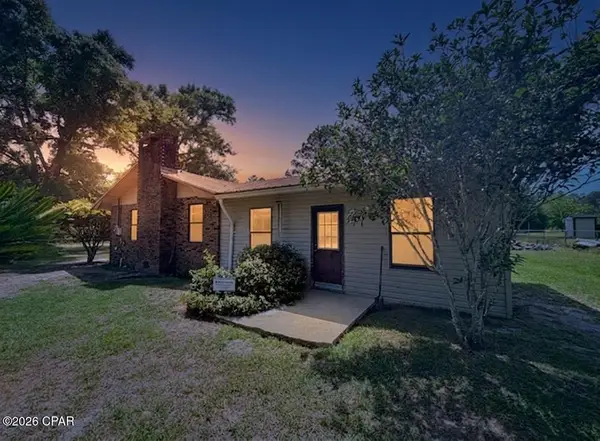 698 Bradley Lane, Chipley, FL 32428