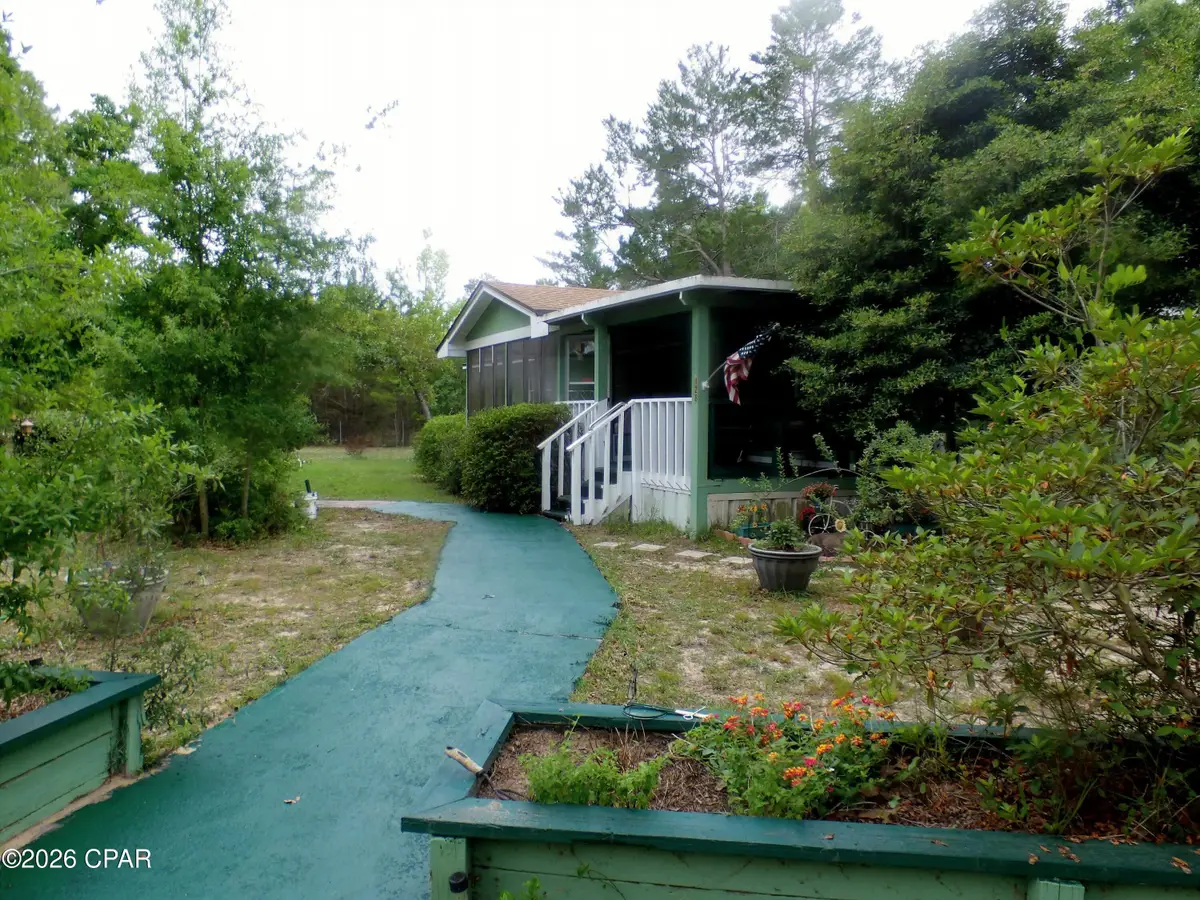 128 Joseph Circle, Southport, FL 32409 - #1
