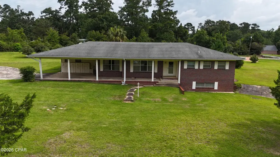409 E Wisconsin Avenue, Bonifay, FL 32425 - #2