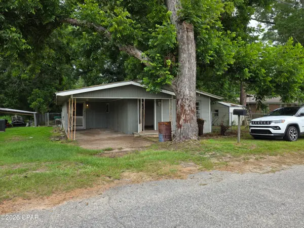 1352 Watts Avenue, Chipley, FL 32428