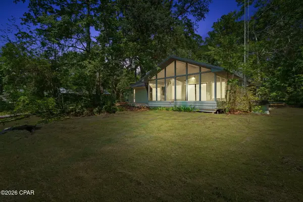 722 Mallet Bayou Road, Freeport, FL 32439