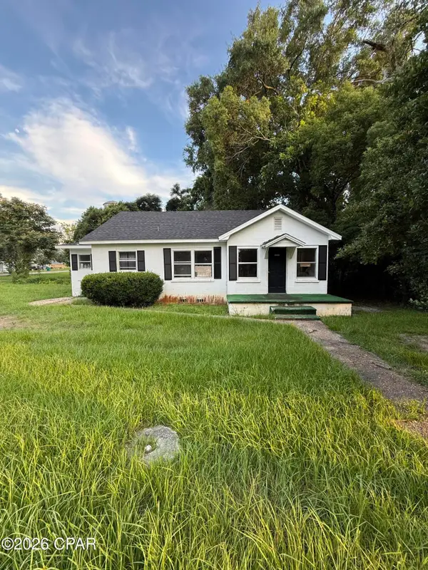 1007 7th Avenue, Graceville, FL 32440