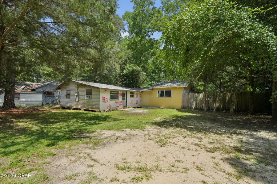 529 N 5th Street, Chipley, FL 32428 - #2