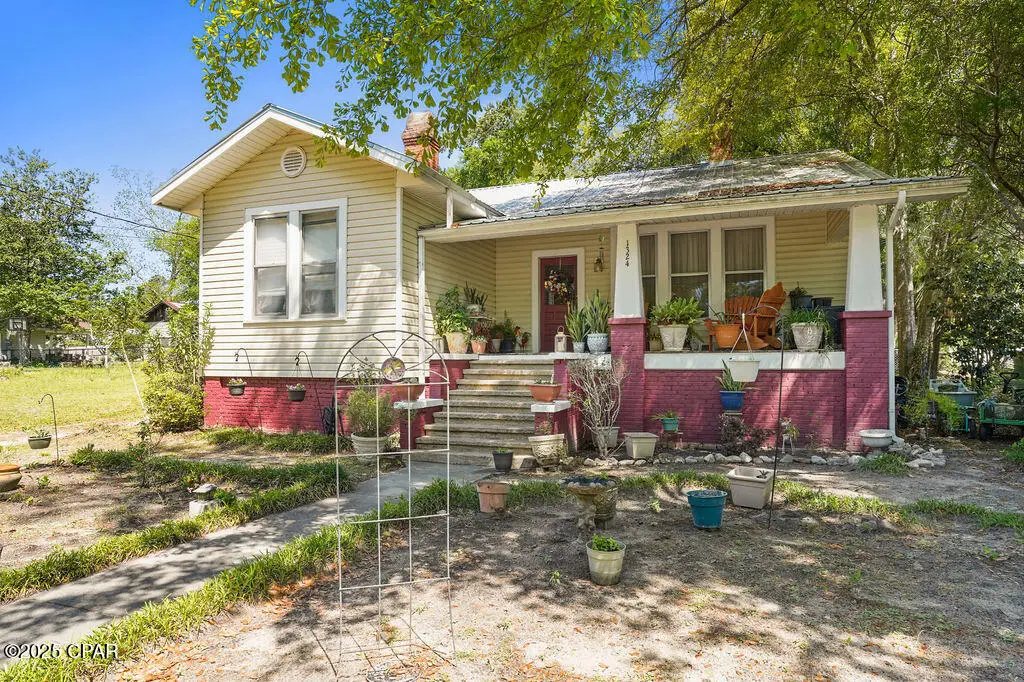 1324 Coggin Avenue, Chipley, FL 32428 - #1