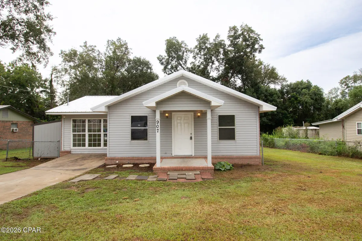 907 W Banfill Avenue, Bonifay, FL 32425 - #1