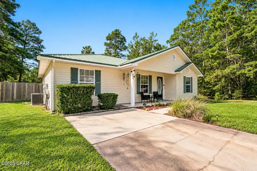 605 W Violet Lane, Defuniak Springs, FL 32433 - #2