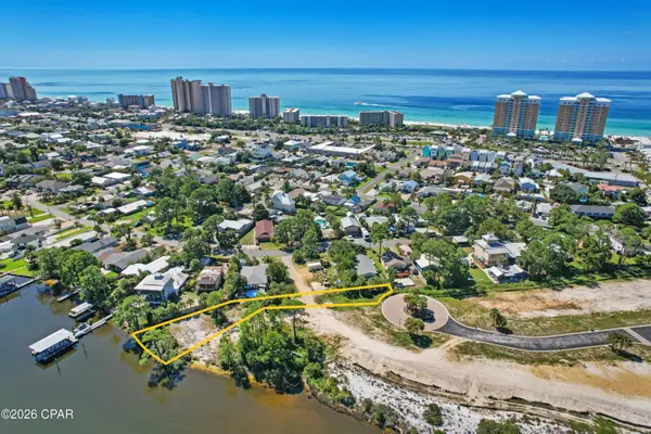 7804 Grand Lagoon Way, Panama City, FL 32408