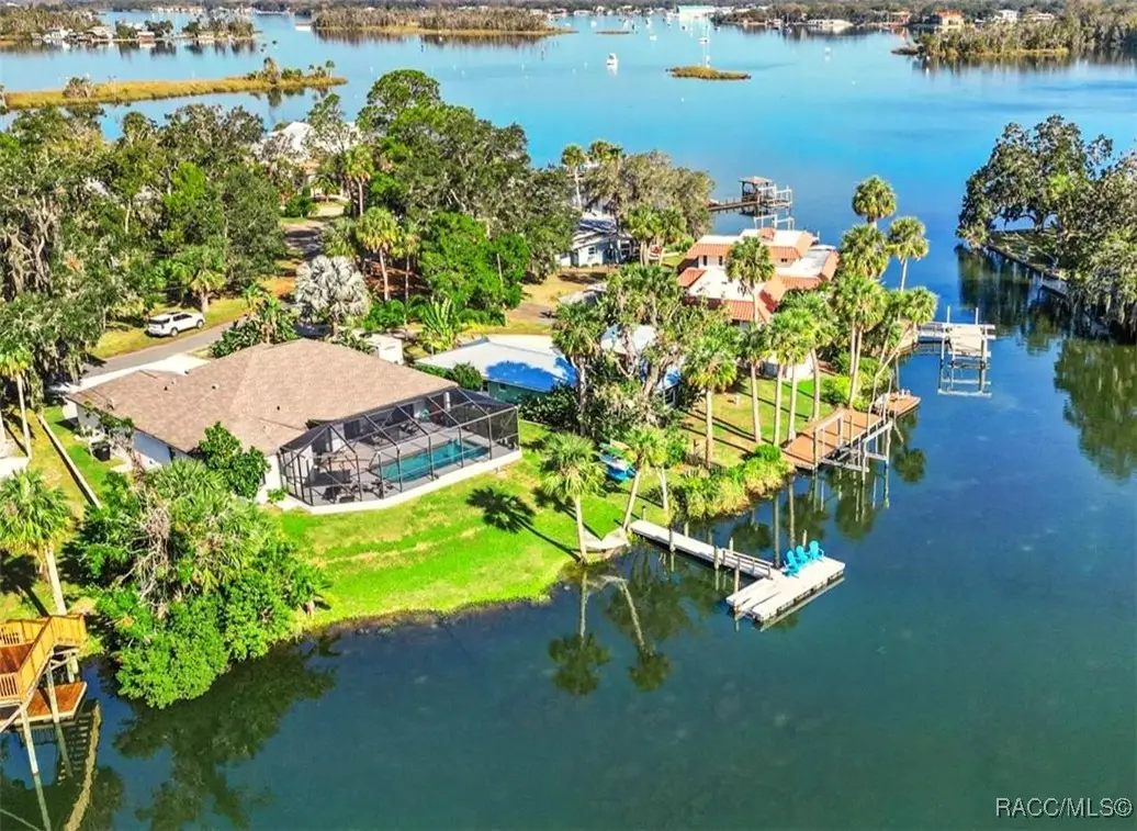1055 N Crescent Drive, Crystal River, FL 34429 - Image #1