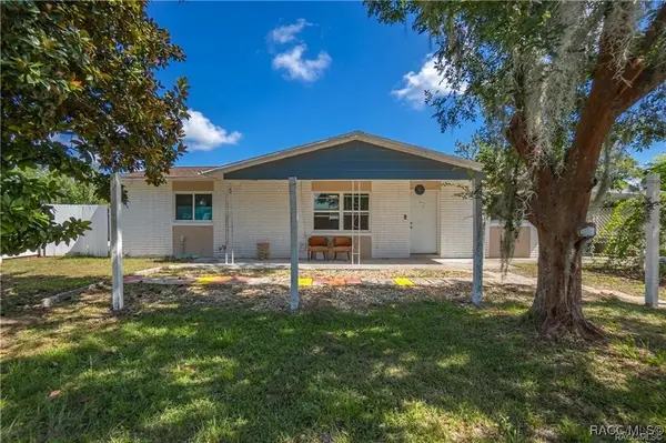 77 Regina Boulevard, Beverly Hills, FL 34465