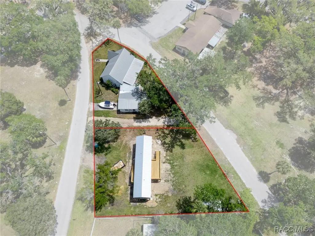 10990 and 11000 W Seminole Place, Homosassa, FL 34448 - Image #1