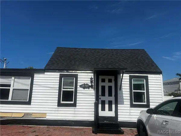 13707 Plymouth Street, Madeira Beach, FL 33708