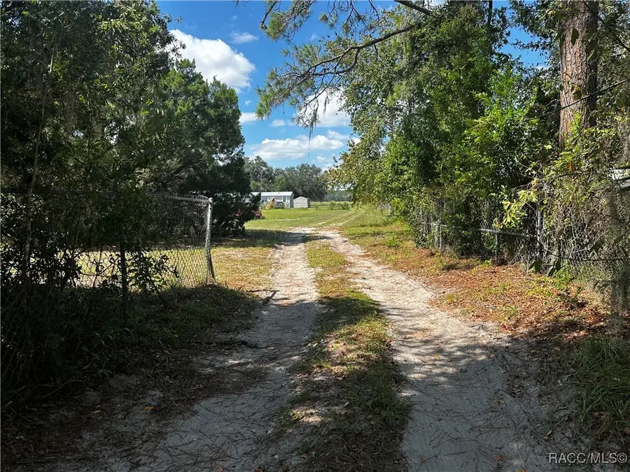 682 County Road 481w, Lake Panasoffkee, FL 33538 - Image #3