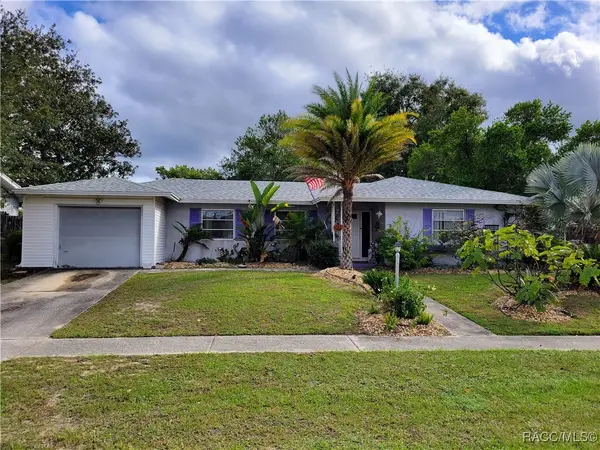 2240 W Howard Place, Dunnellon, FL 34434