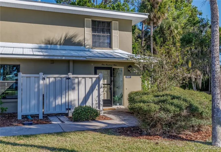 11537 W Bayshore Drive, Crystal River, FL 34428 - Image #2