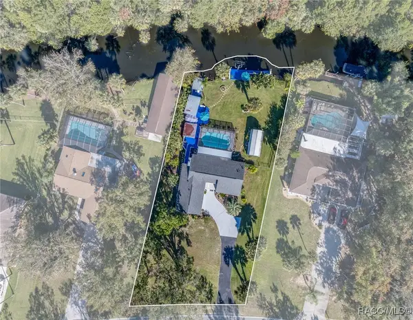 9781 W Halls River Road, Homosassa, FL 34448