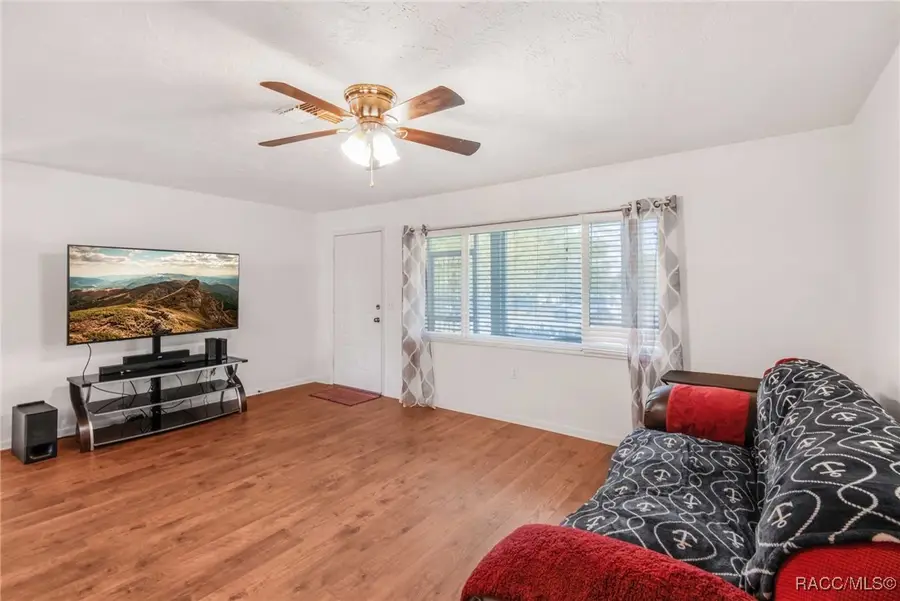 316 S Lincoln Avenue, Beverly Hills, FL 34465 - Image #2