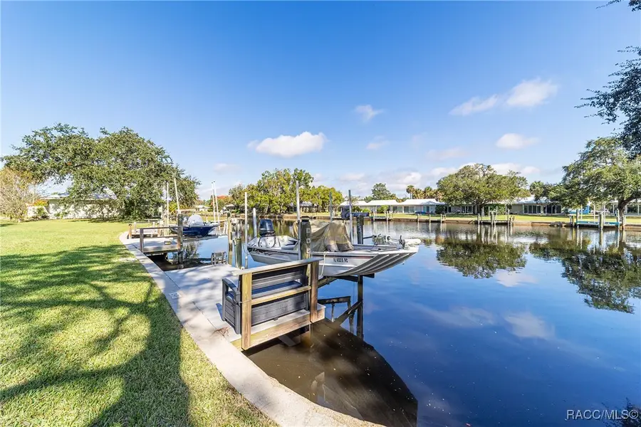11517 W Sandpiper Court, Crystal River, FL 34429 - Image #2