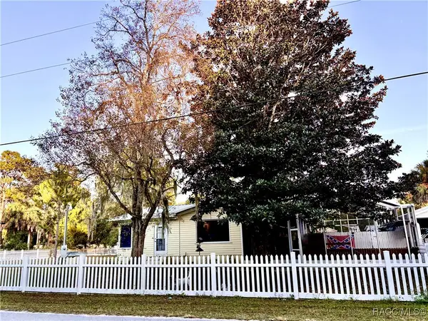 8358 W Highland Street, Homosassa, FL 34448