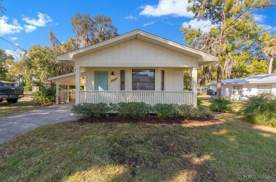 222 NE 4th Avenue, Crystal River, FL 34429 - Image #1