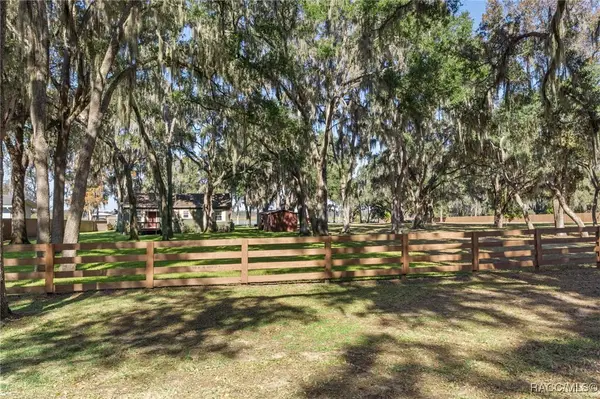 6185 W Riverbend Road, Dunnellon, FL 34433