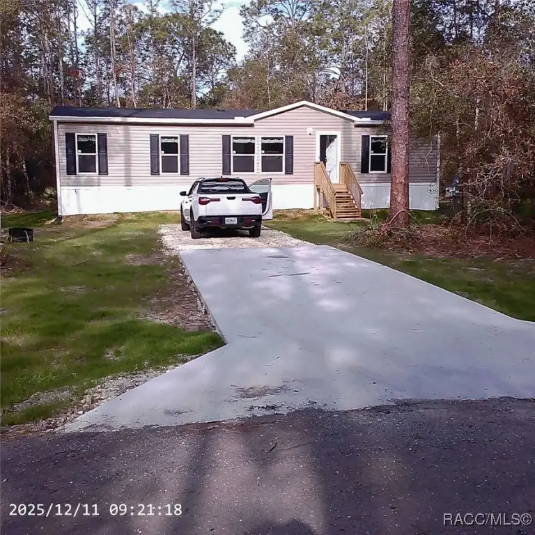 10215 W Ohio Drive, Crystal River, FL 34428 - Image #1