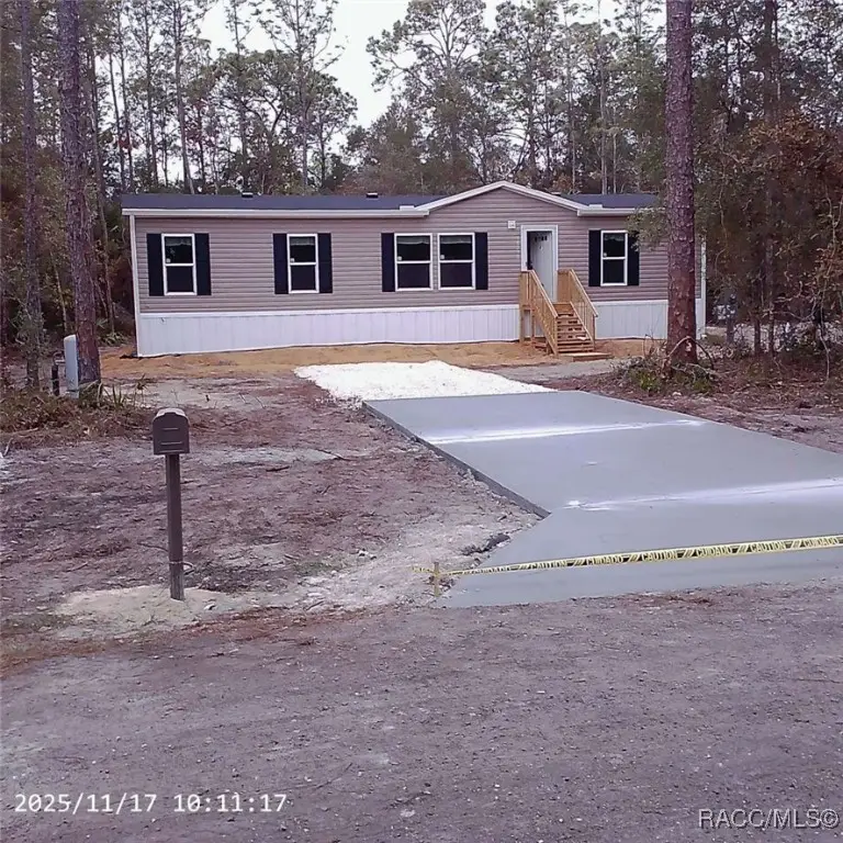 10215 W Ohio Drive, Crystal River, FL 34428 - Image #2