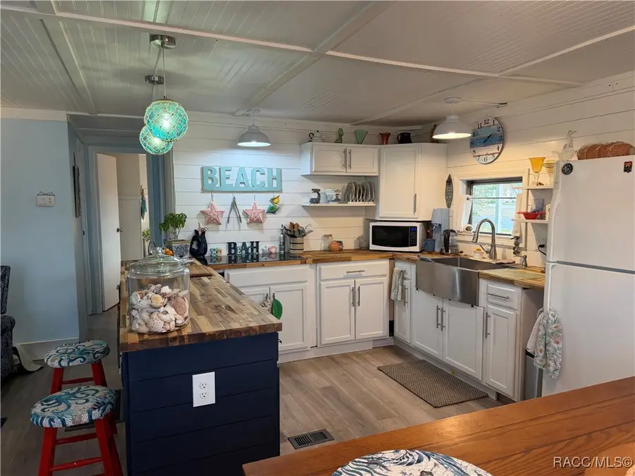 7528 Western Circle Drive, Brooksville, FL 34613 - Image #2